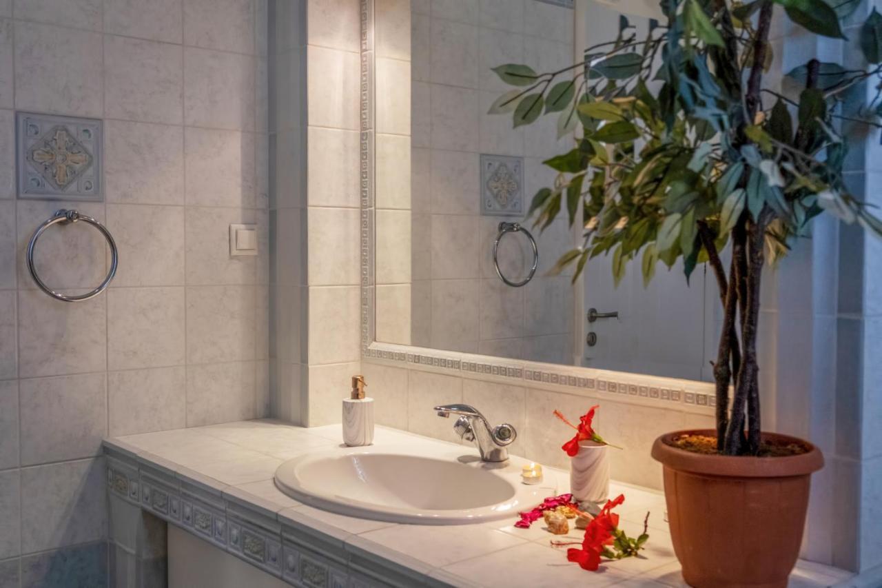 Villa Afroditi In Chania Near Airport With Private Pool, Free Wi-Fi, Souda Bay Views, Garden Oasis Kounoupidhianá Exterior foto