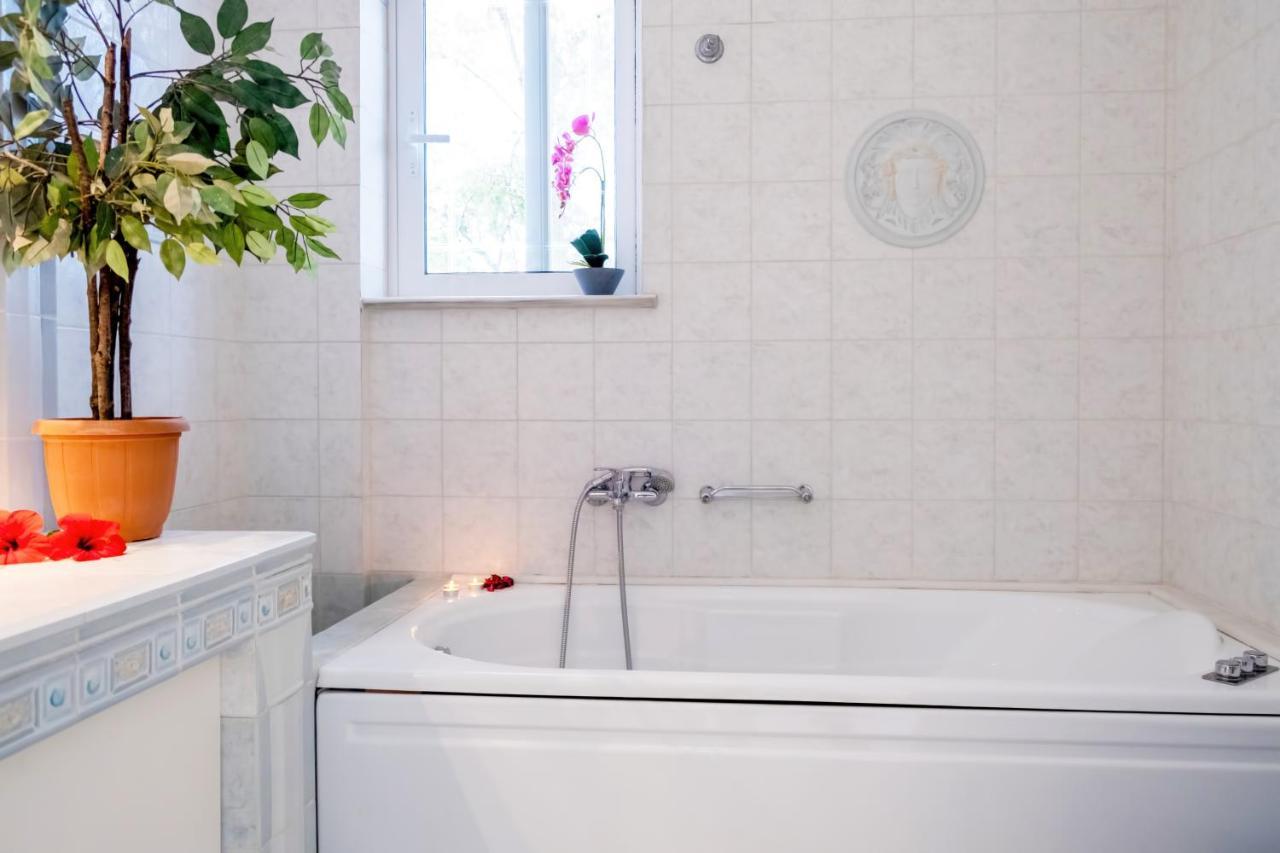 Villa Afroditi In Chania Near Airport With Private Pool, Free Wi-Fi, Souda Bay Views, Garden Oasis Kounoupidhianá Exterior foto